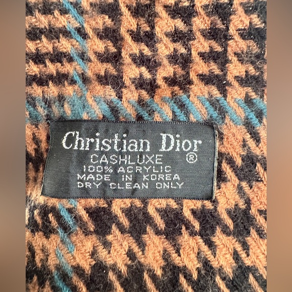 Christian Dior Unisex Brown Houndstooth Cashluxe 100% Acrylic Scarf with Fringe - Picture 3 of 4